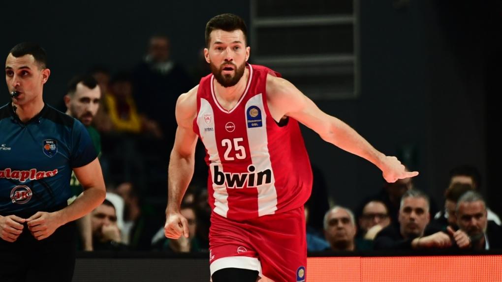 «Κοντά στην Αρμάνι ο Άλεκ Πίτερς»