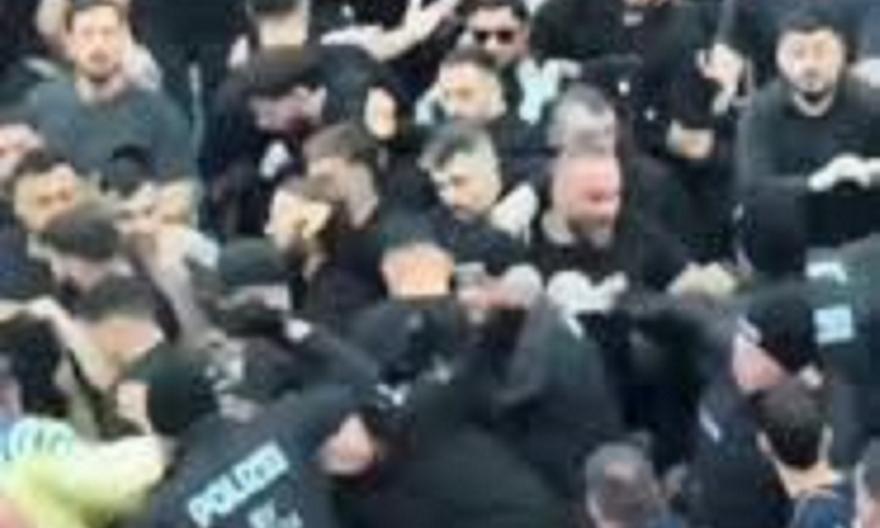 Ξύλο στις εξέδρες του SAP Garden: Οπαδοί της Φενέρ συνεπλάκησαν μεταξύ τους (vid)