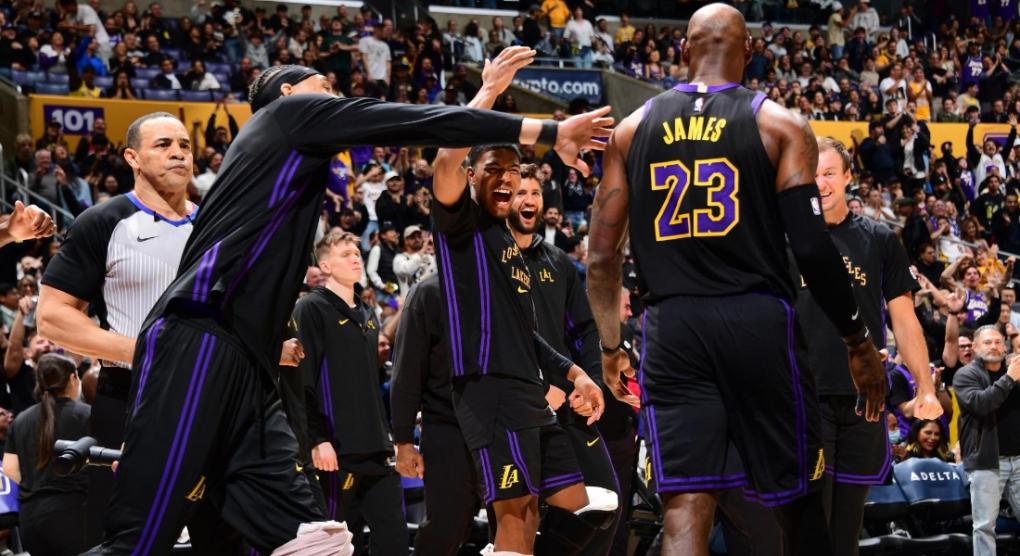 Λέικερς: Τα ρεκόρ που «έσπασαν» κόντρα στους Καβαλίερς (vid)