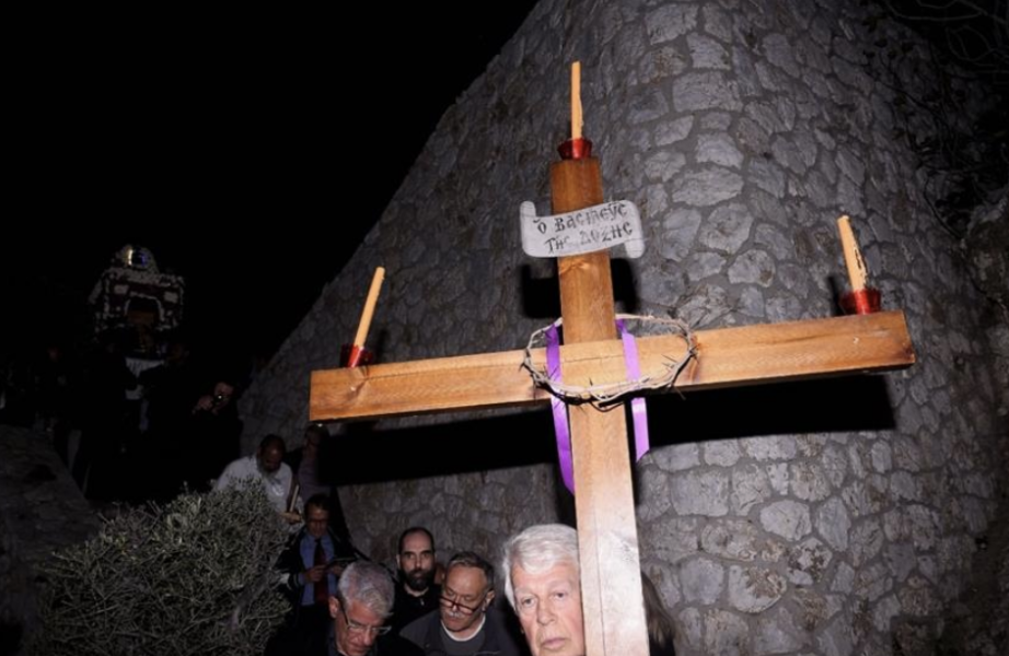 Συννεφιά και τοπικές βροχές μέχρι το μεσημέρι - Πού θα βρέξει