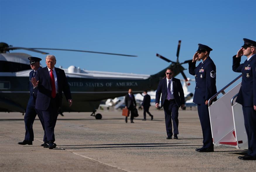 Τραμπ: Το αμερικανικό Πολεμικό Ναυτικό θα αποκλείσει τα Στενά του Ορμούζ