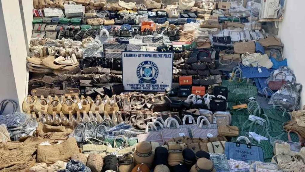 Αστυνομική επιχείρηση στη Μύκονο για παρεμπόριο - Πωλούσαν «μαϊμού» προϊόντα σε τουρίστες