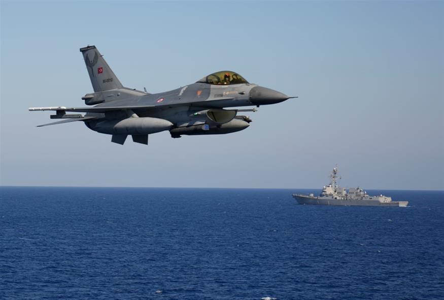 Επικίνδυνη τουρκική κλιμάκωση στο Αιγαίο: Οπλισμένα F-16 και εικονική αερομαχία με ελληνικά μαχητικά