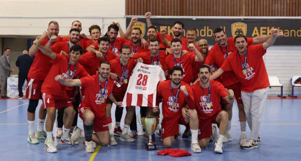 Η απονομή του πρωταθλήματος στον Ολυμπιακό/Όμιλο Ξυνή (vid)