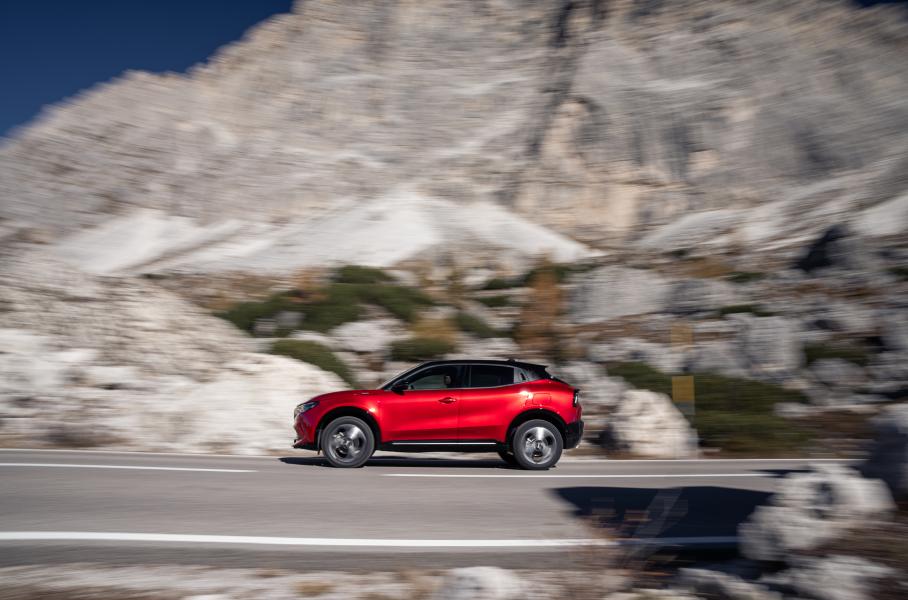 Alfa Romeo Junior Ibrida: Με μειωμένη τιμή και 8 χρόνια εργοστασιακή εγγύηση