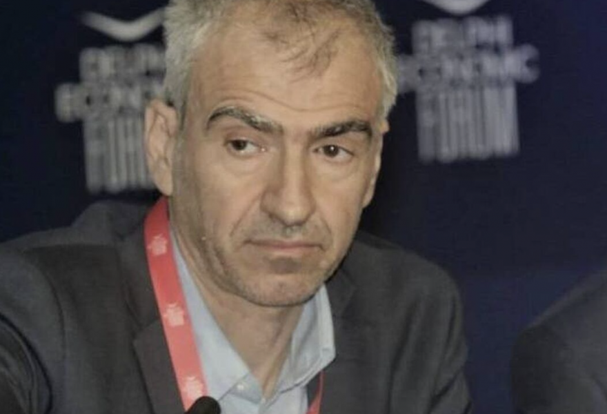 Νίκος Μαραντζίδης: Πώς απαντά στο πρωτοσέλιδο που τον συνδέει με τις βρετανικές μυστικές υπηρεσίες