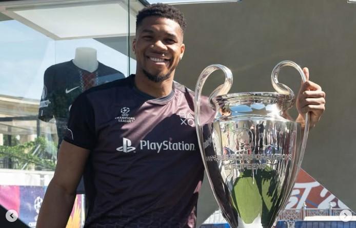 Ο Giannis στη Βουδαπέστη για τον τελικό του Champions League και η πρόβλεψή του (pics)