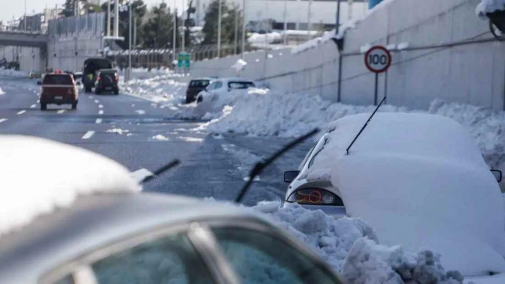 Εγκλωβισμός οδηγών στην Αττική Οδό λόγω χιονιά: Εισαγγελική πρόταση ενοχής για 4 στελέχη των «Αττικών Διαδρομών»