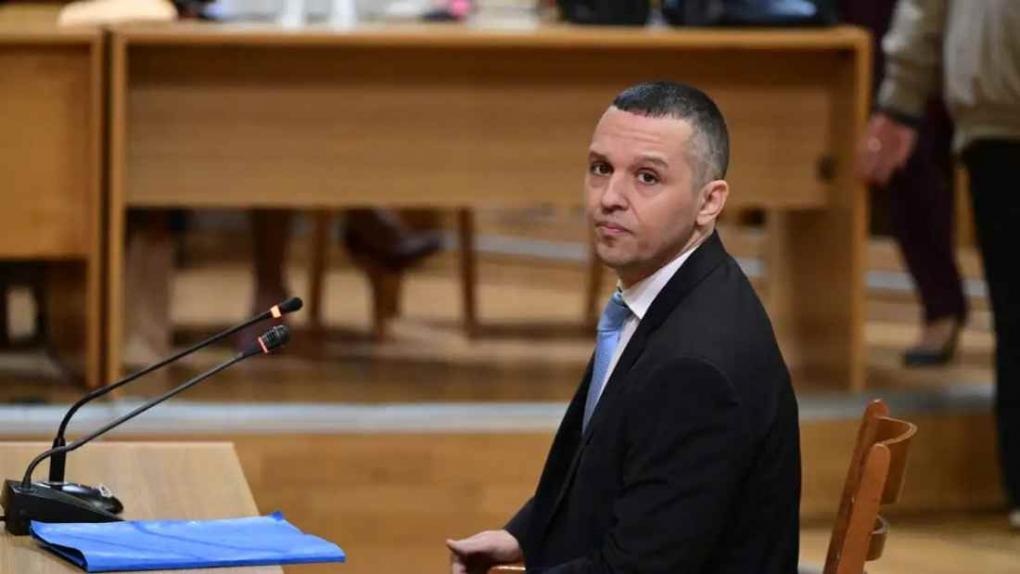 Ο Ηλίας Κασιδιάρης ξεκαθαρίζει ότι στις επόμενες εκλογές θα συμμετάσχει σε νέο κόμμα, χωρίς να είναι επικεφαλής του