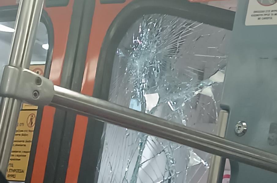 Επίθεση σε συρμό με οπαδούς του Ολυμπιακού στα Πετράλωνα