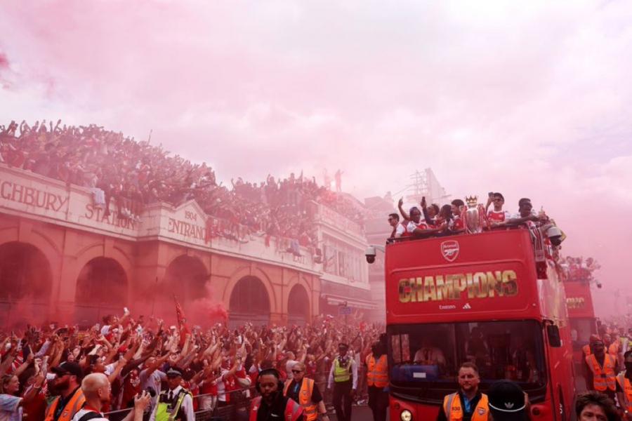 Η γκάφα του Όντενγκααρντ κατά την διάρκεια των πανηγυρισμών! (vid)