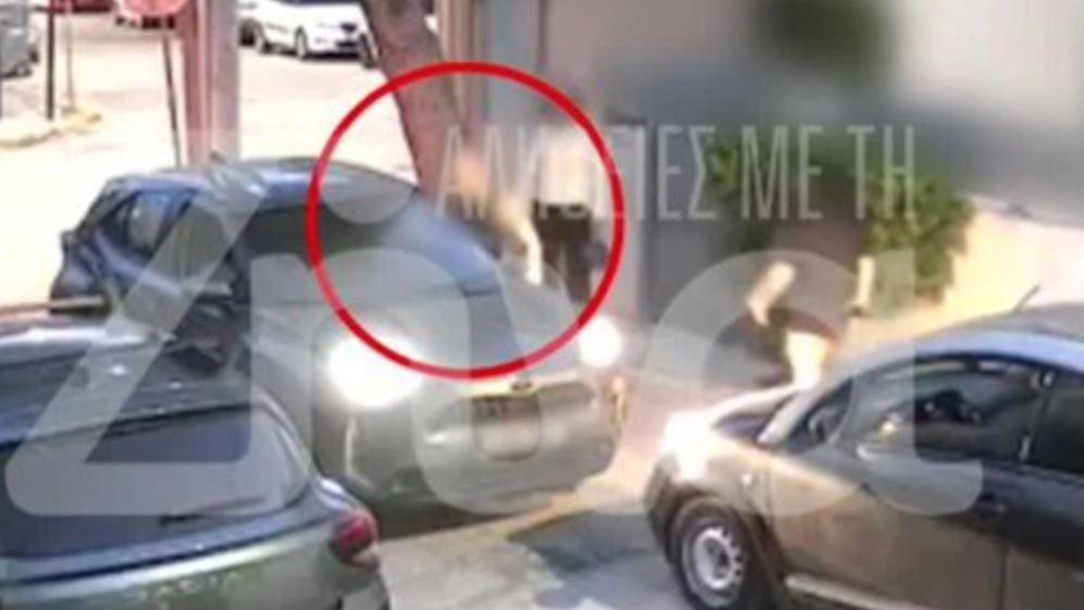 Συνελήφθη ο οδηγός που γρονθοκόπησε γυναίκα στο Ίλιον μπροστ