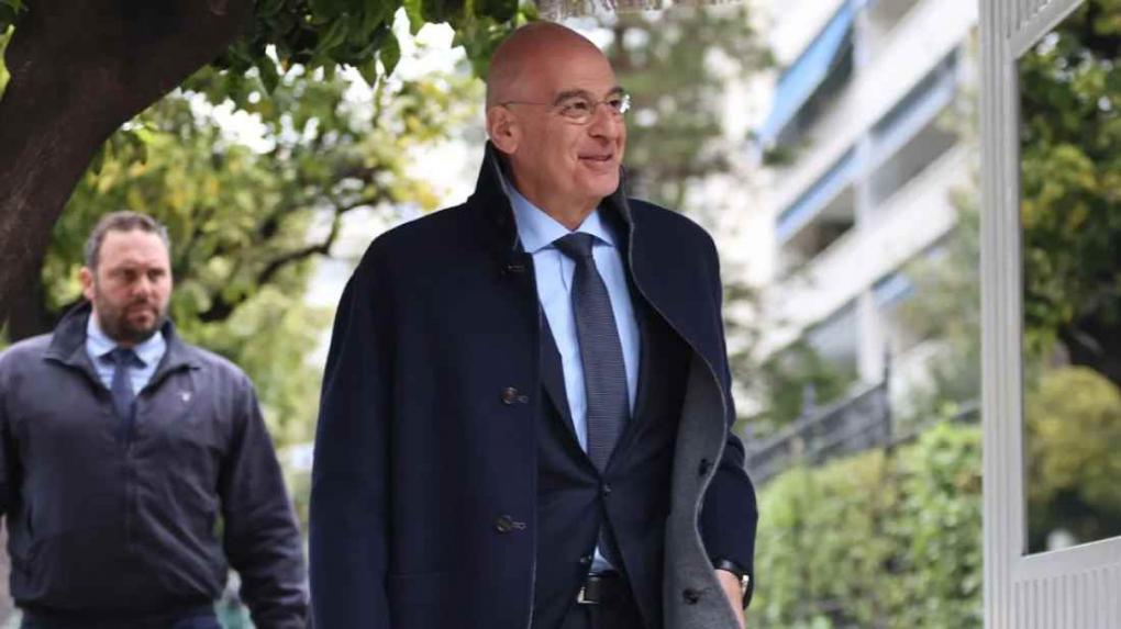 Τουρκική παρενόχληση δια ασυρμάτου στο αεροσκάφος του Δένδια