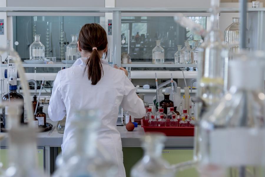 Πειραματικό χάπι διπλασίασε τον χρόνο επιβίωσης σε ασθενείς με τον πιο θανατηφόρο καρκίνο
