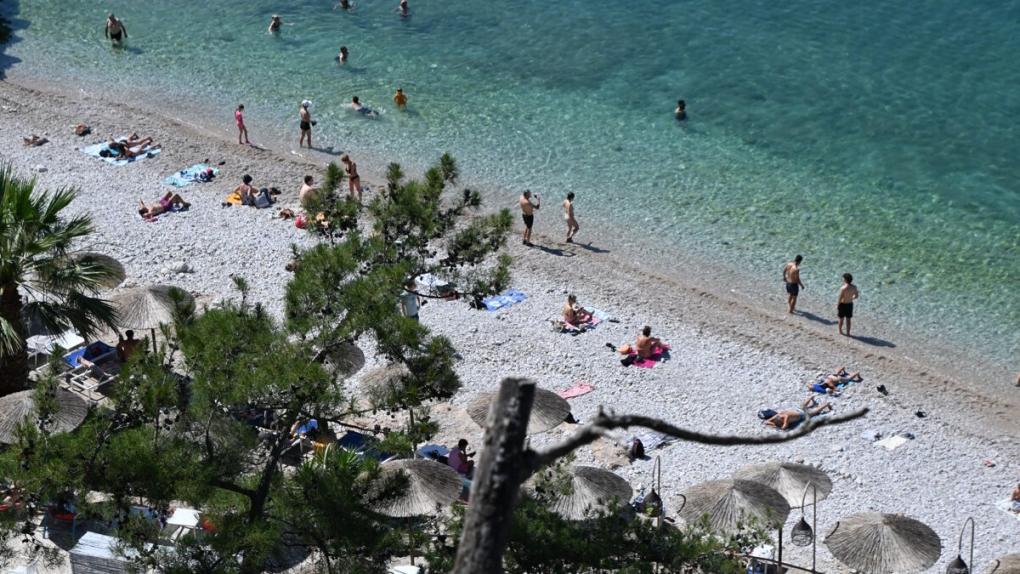 Καιρός σήμερα: Ζέστη με 33 βαθμούς – Βροχές στα ηπειρωτικά κ