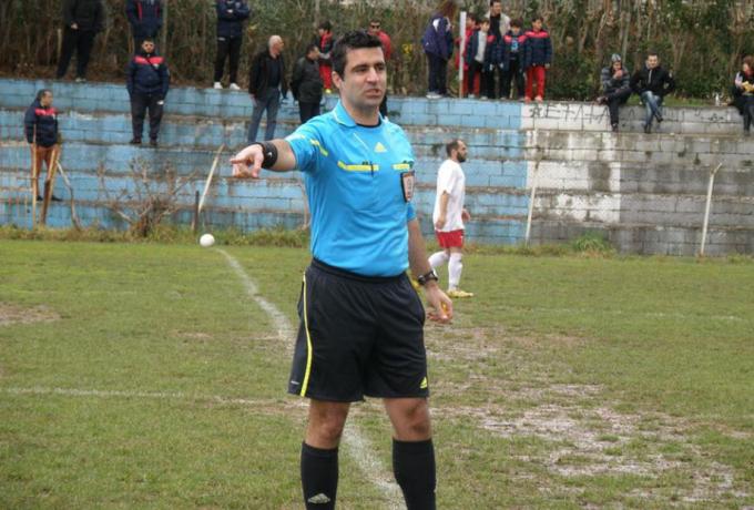 Αποτέλεσμα εικόνας για μπατζιος βαγγελης διαιτητης"