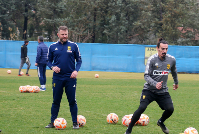 Άρης: Ανασυγκρότηση και στροφή στην ΑΕΚ – Εκτός ο Καμαρά