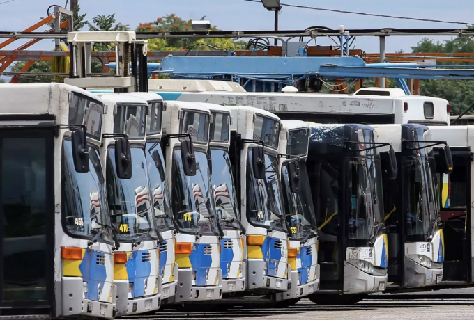 Στάση εργασίας στα λεωφορεία τη Δευτέρα (04/04) – Ποιες ώρες τραβούν «χειρόφρενο»