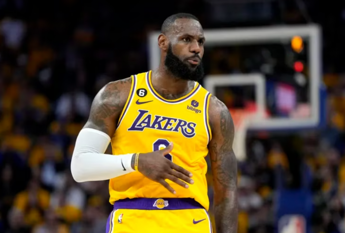 Λεμπρόν: «Οι Νάγκετς είναι καλύτεροι από το 2020, παίζουν εξαιρετικό μπάσκετ»