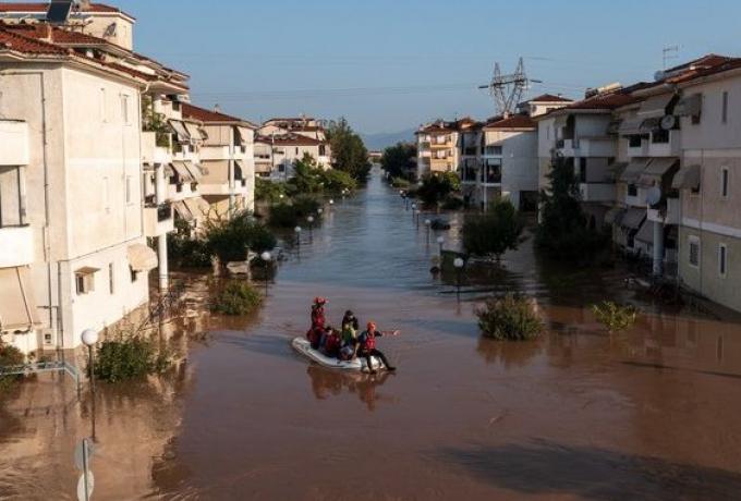 Βυθισμένη στη λάσπη η Θεσσαλία: Φόβοι για Πηνειό και Κάρλα