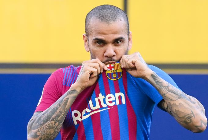 Μετά την καταδίκη για σεξουαλική επίθεση η Μπαρτσελόνα διέγραψε τον Άλβες από τους θρύλους της