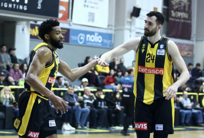 Tα highlights της νίκης της Βασίλισσας (VID)