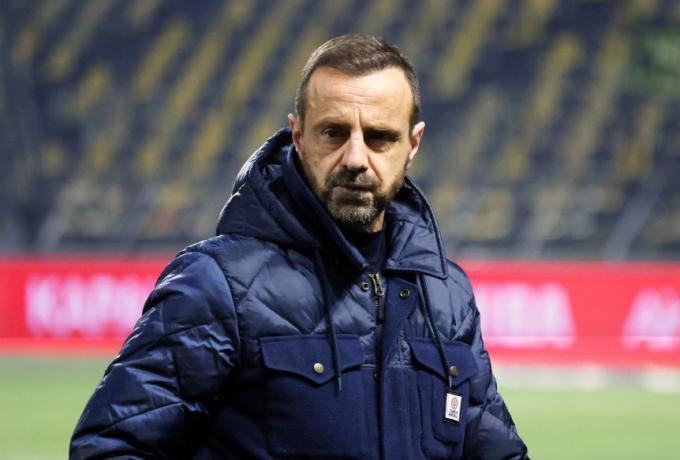 Μάντζιος: «Η ΑΕΚ είναι η καλύτερη ομάδα στο πρωτάθλημα, δύσκολο και απαιτητικό το ματς»