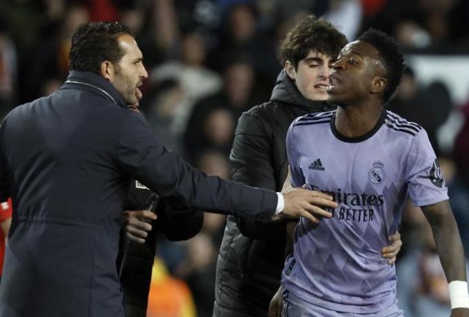 Έξαλλος ο Βινίσιους: «Δεν νικήσαμε διότι δεν μας άφησαν» (vid)