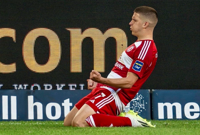 O Tζόλης έστειλε την Φορτούνα στα πλέι οφ για την άνοδο στη Μπουντεσλίγκα