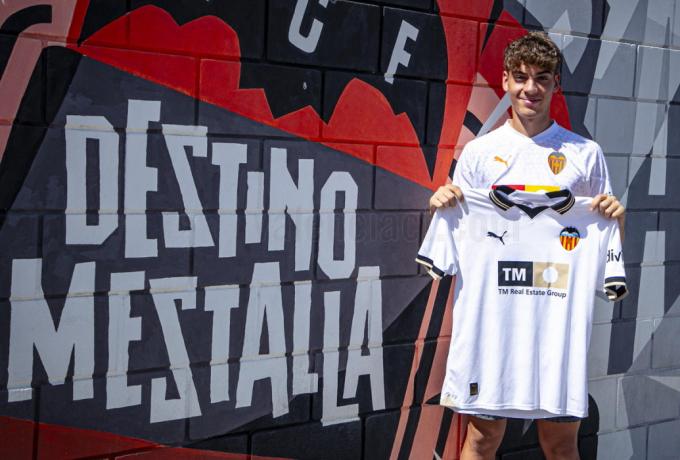 Από τη Σύρο στις ακαδημίες της Βαλένθια ο 16χρονος Έρικ Χάμζα