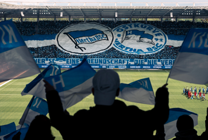 Αυτές είναι φιλίες: Μαγικό κορεό στο Καρλσρούη – Χέρτα Βερολίνου! (vids)