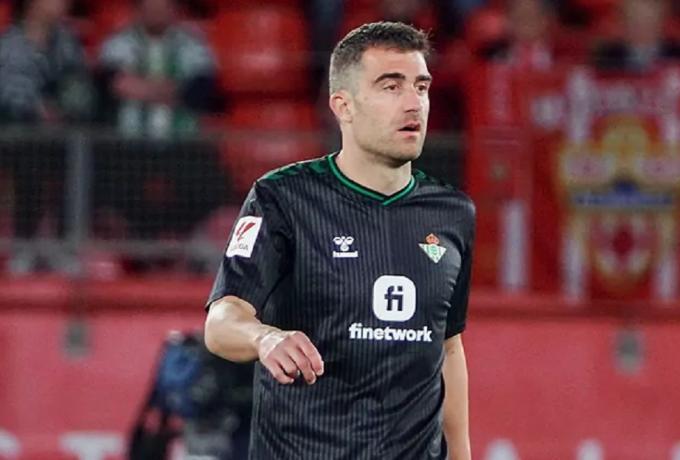 Θέλει να κρατήσει Παπασταθόπουλο η Μπέτις, κάνει τον δύσκολο ο ίδιος