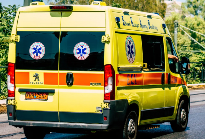 Νέα Ιωνία: Ηλικιωμένος έπεσε από τον 4ο όροφο και καρφώθηκε σε κάγκελα