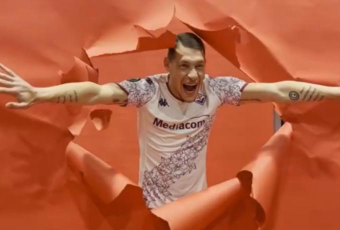 Σε ρυθμούς τελικού η Φιορεντίνα: Η φωτογράφηση των παικτών (vid)