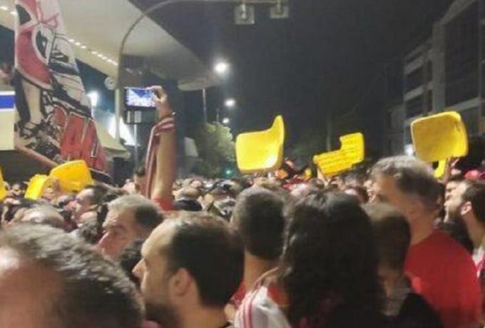 Η ΠΑΕ ΑΕΚ κινείται νομικά εναντίον των ερυθρόλευκων βάνδαλων