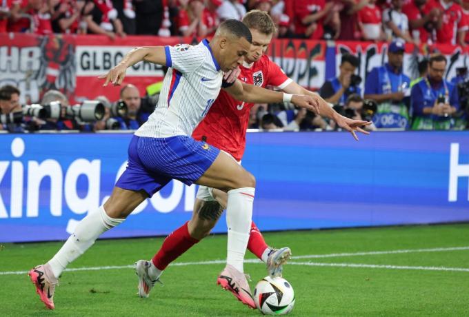 Μπαπέ σε Παρί: «Δώστε μου τα 100 εκατ. που μου χρωστάτε»