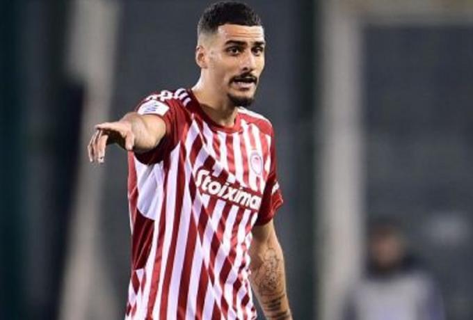 Ενδιαφέρον από Λέστερ και Γουλβς για Κάρμο