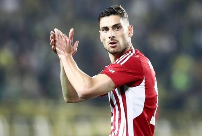 Ολυμπιακός: Ανανέωσε με Μασούρα