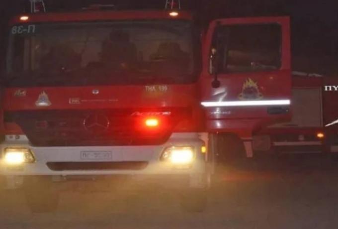 Εκρήξεις στο λιμάνι του Πειραιά – Φωτιά σε κοντέινερ