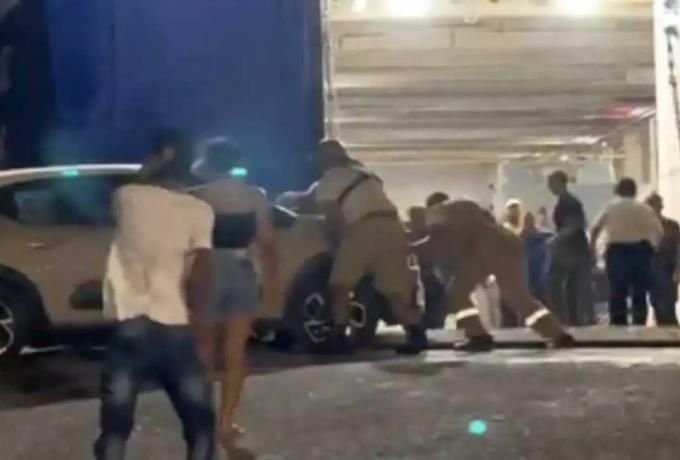 Άνδρος: Αναστέλλονται τα δρομολόγια του πλοίου που κινδύνεψαν οδηγοί και επιβάτες, συνελήφθη και απολύθηκε ο πλοίαρχος 16-08-2024 19:46
