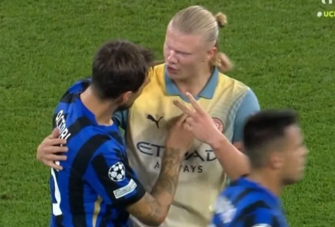 Ο Ατσέρμπι ζήτησε την φανέλα του Χάαλαντ και εκείνος του είπε χιουμοριστικά: «Άντε γ@μ#σου!»