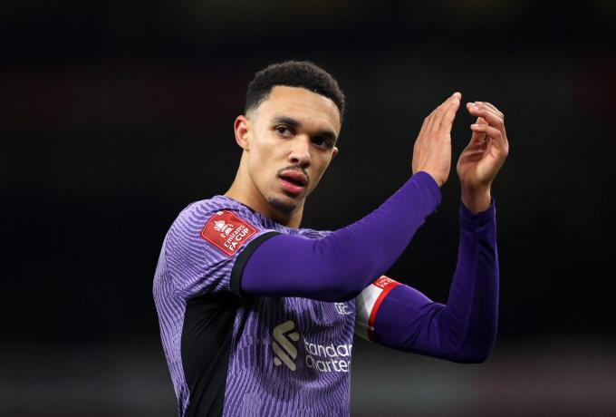 Αλεξάντερ-Άρνολντ: «Θα ήθελα να μείνω στην Λίβερπουλ αλλά θέλω να κερδίσω τρόπαια»