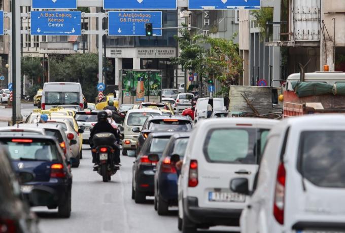 Νέος ΚΟΚ: Κλειδώνει το όριο ταχύτητας στα 30 χλμ μέσα στις πόλεις παρά τις αντιδράσεις