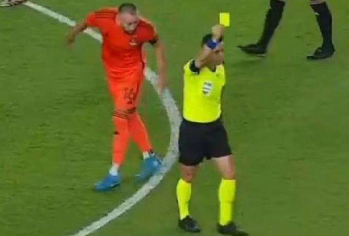 Παίκτης έφτυσε διαιτητή και αποβλήθηκε (vid)