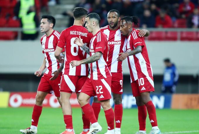 «Μάτωσε» αλλά κέρδισε ο Ολυμπιακός την Λαμία στο «Γ. Καραϊσκάκης»