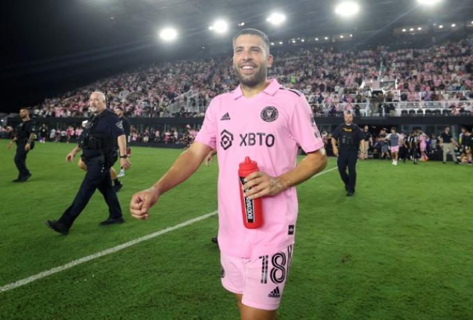 Ο Άλμπα ανανέωσε με την Ίντερ Μαϊάμι για έναν χρόνο