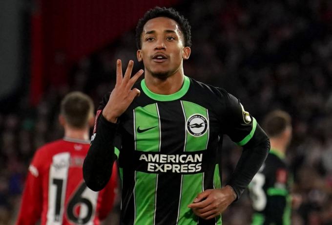 Η Λίβερπουλ έχει θέσει ως μεταγραφική προτεραιότητα τον Ζοάο Πέδρο