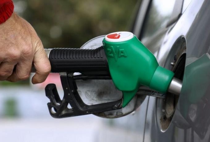 Στο 1,80 ευρώ η αμόλυβδη από το Σάββατο – Στο +20% το φυσικό αέριο