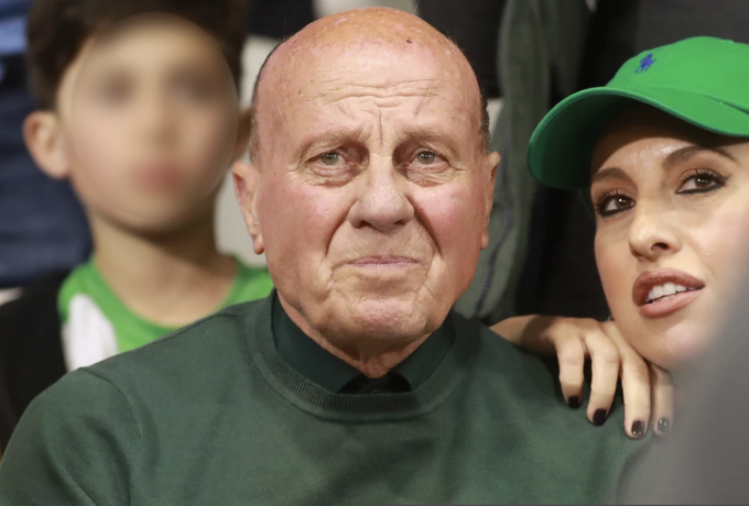 «Ο Μίμης Δομάζος κατέρρευσε μόλις έμαθε τα αποτελέσματα των εξετάσεων»