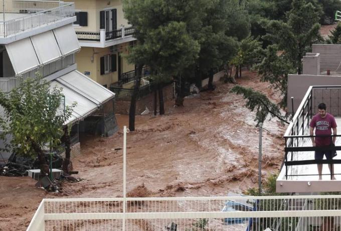 Φονικές πλημμύρες στη Μάνδρα: Επανάληψη της δίκης ζητά ο αντιεισαγγελέας του Αρείου Πάγου